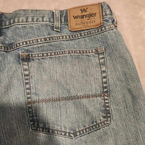 Vintage Wrangler Blue Denim Jeans Light Acid Wash Men's Relaxed Fit 42x30 - Picture 6 of 10